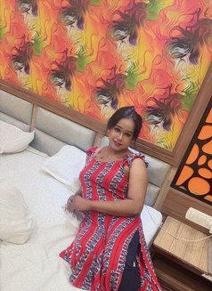 Tanvi Roy - Transsexual escort in New Delhi Photo 3 of 9