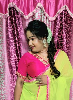 Tanvi Roy - Transsexual escort in New Delhi Photo 4 of 9