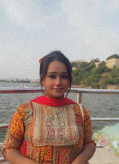 Tanvi Roy - Transsexual escort in New Delhi Photo 8 of 9