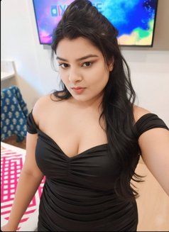 Tanvi Singh - Intérprete de adultos in Mumbai Photo 1 of 3