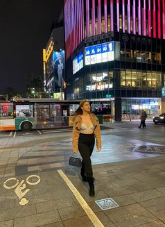 Tanya Ahmed - Transsexual escort in Manila Photo 10 of 11