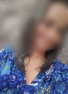 Tanya - puta in Mumbai Photo 2 of 3