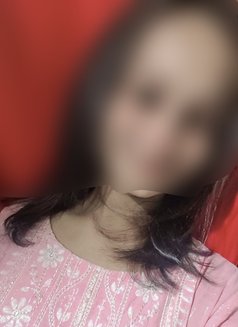 Tanya - puta in Mumbai Photo 3 of 3