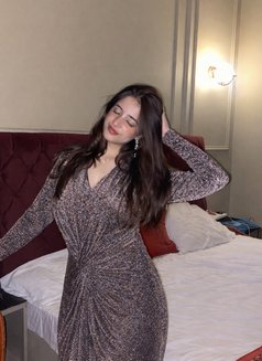 Tanya - puta in Pune Photo 2 of 4