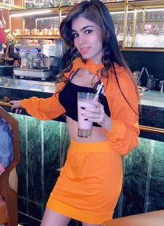 Tanya Gaur - puta in Dubai Photo 2 of 7