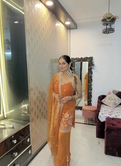 Tanya - puta in New Delhi Photo 2 of 4