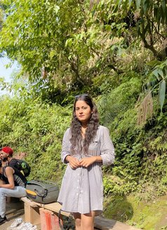 Tanya - escort in Noida Photo 2 of 4