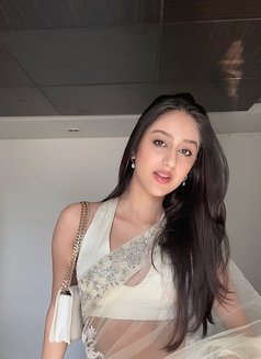Tanya Indian Model - puta in Dubai Photo 5 of 5