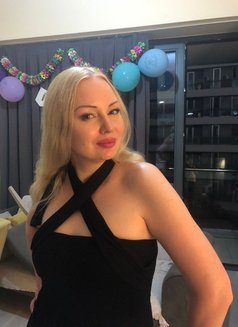 Tanya - escort in Dubai Photo 2 of 5