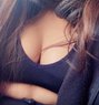 Tanya S - puta in Mumbai Photo 1 of 3