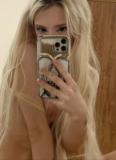 Tanya - puta in Jeddah Photo 6 of 7