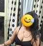 Tanya Saxena - puta in Noida Photo 6 of 7