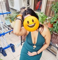 Tanya Saxena - puta in Noida