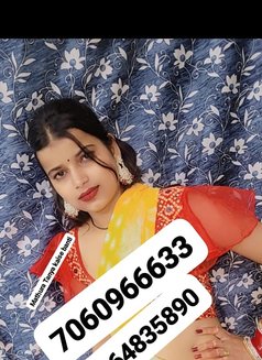 Tanya Sharma - puta in Mumbai Photo 2 of 3