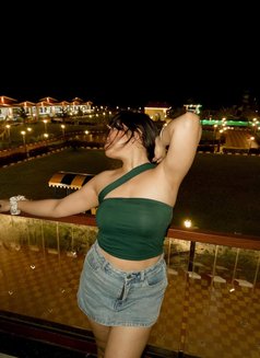 Tanyaa - escort in Mumbai Photo 2 of 5