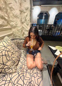 Tara - puta in Gurgaon Photo 2 of 4