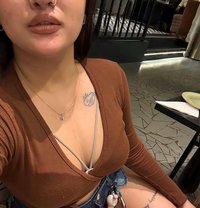 Tara - puta in Gurgaon