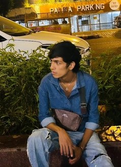 Tara - Acompañantes masculino in New Delhi Photo 3 of 4