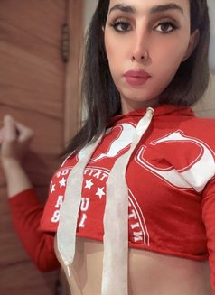 Tara - Transsexual escort in Beirut Photo 2 of 11