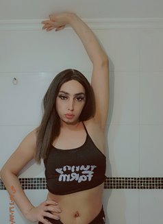 Tara - Transsexual escort in Beirut Photo 5 of 9
