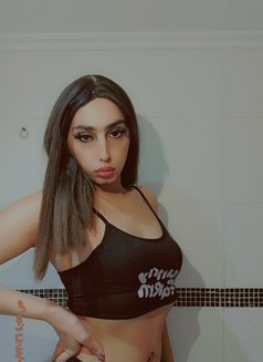 Tara - Transsexual escort in Beirut Photo 7 of 9