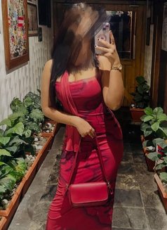 Tara Sexy and Hot Girl - puta in Lucknow Photo 2 of 2