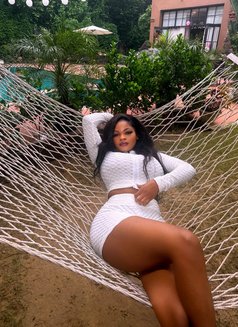 Tara - escort in Noida Photo 2 of 3