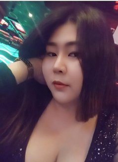 Tara - escort in Al Manama Photo 7 of 9