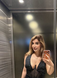 Tara - escort in Muscat Photo 8 of 8