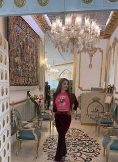 Tara - puta in Muscat Photo 8 of 9