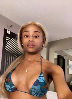 Taraki Hot Ts - Transsexual escort in Shanghai Photo 12 of 13