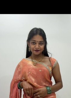 Tarana begam - Transsexual escort in Mumbai Photo 30 of 30