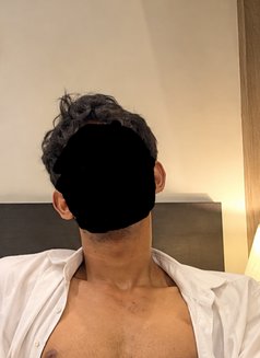 Tare Q - Intérprete masculino de adultos in Jeddah Photo 4 of 6
