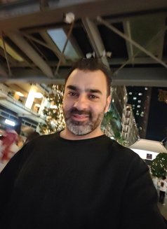 Tareq - Male escort in Amman Photo 2 of 4