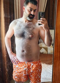 Tareq - Male escort in Amman Photo 3 of 4