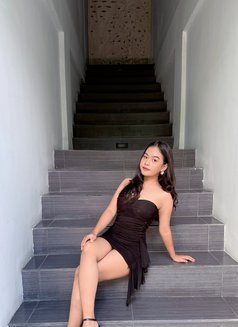 Tari Hot Slim Girl - puta in Bali Photo 6 of 9