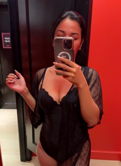 Tari Natural Preety Boobs - puta in Jakarta Photo 2 of 5