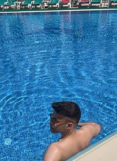 Tarık - Male escort in İstanbul Photo 2 of 5