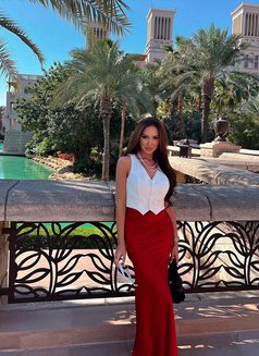 Tarisa - escort in Dubai Photo 4 of 6
