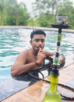 Taru - Male adult performer in Mumbai Photo 1 of 2