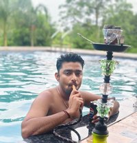 Taru - Male adult performer in Mumbai