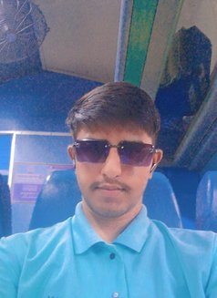 Tarun - Acompañantes masculino in Bangalore Photo 1 of 3