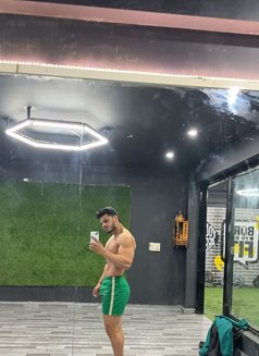 Tarzann - Male adult performer in New Delhi Photo 4 of 7