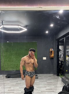 Tarzann - Male adult performer in New Delhi Photo 6 of 7