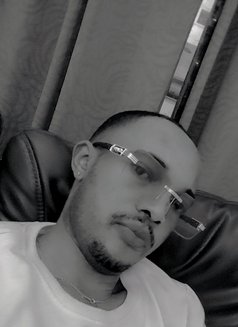 Tash Bae - Male escort in Ajmān Photo 2 of 4