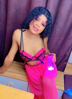 Tasha - puta in Muscat Photo 2 of 3