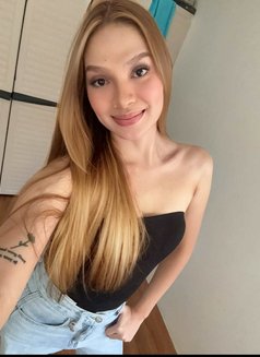 Tasha - Acompañantes transexual in Manila Photo 2 of 10