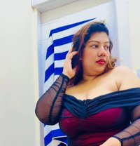 Tasha Perera - puta in Dubai Photo 12 of 13