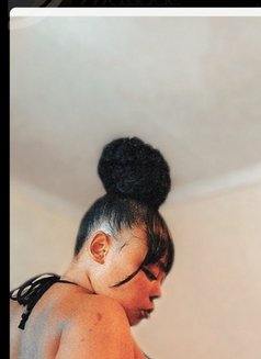 Tasha - escort in Kochi Photo 2 of 6