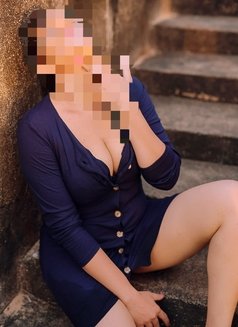 Meet your fantasy girl today - puta in Colombo Photo 2 of 16